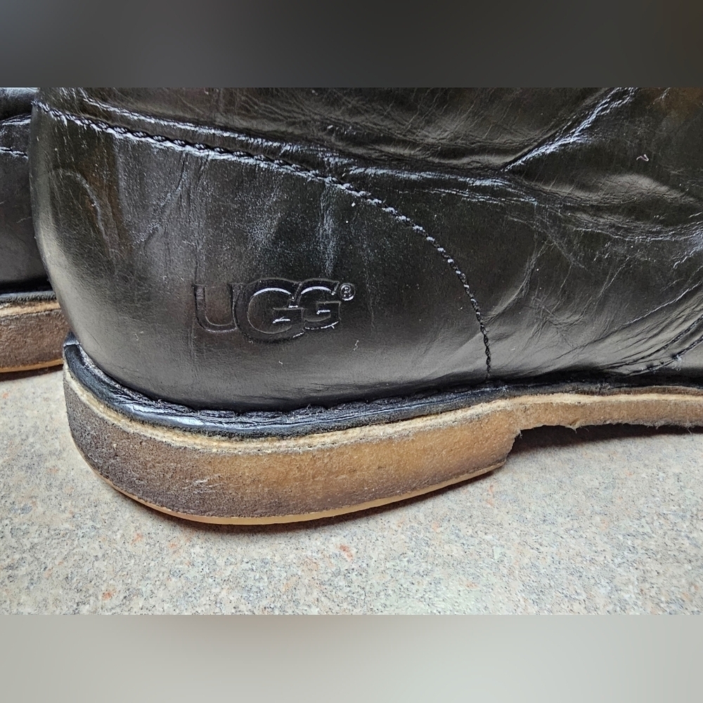 UGG Leighton 3275 Mens Size 11.5 Chukka Boots Black Leather Crepe Sole Ankle - Picture 9 of 12